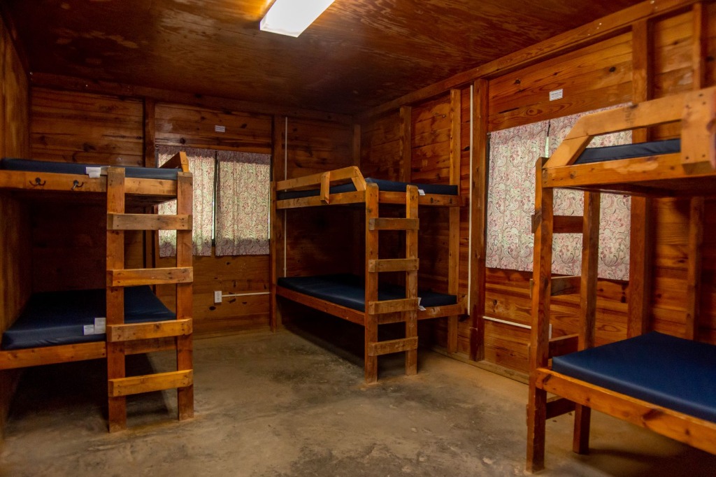 Camp Friendship Cabin Rentals - Cedar Grove, Charlottesville, VA