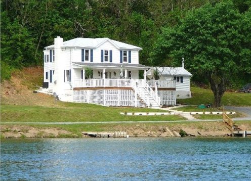 A Exquisite River Paradise - Riverfront - Sleeps 6 - Outdoor Hot Tub